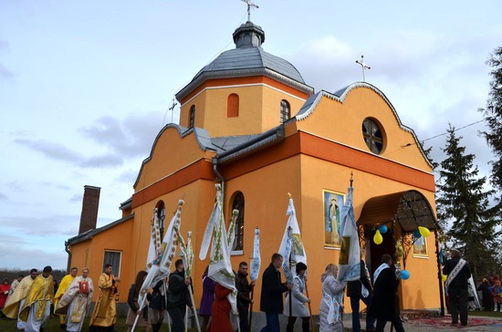 На Тернопільщині освячено новий храм УГКЦ.(ФОТО)